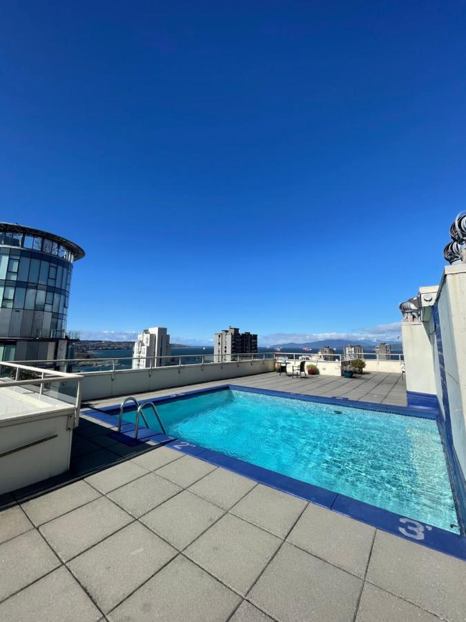 Lovely Condo Vancouver Exterior foto